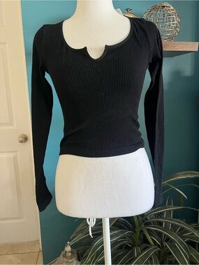 Anwnd Black Ribbed Long Sleeve Top